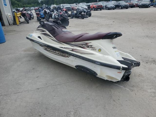 YAMA3004A000 - 2000 YAMAHA JET SKI TWO TONE photo 3