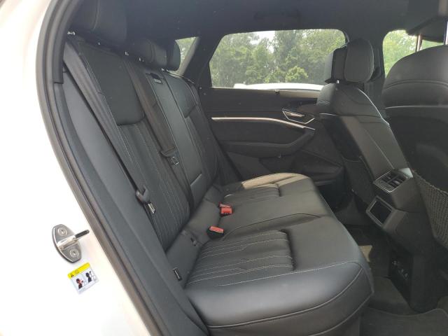 WA1VABGE2NB024953 - 2022 AUDI E-TRON CHRONOS WHITE photo 11