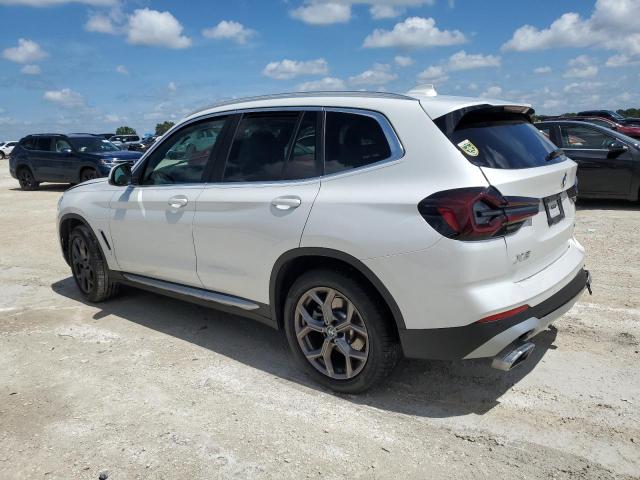 5UX53DP05N9J98442 - 2022 BMW X3 XDRIVE30I WHITE photo 2