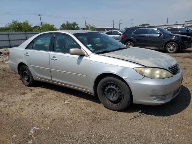 4T1BE30K95U047584 - 2005 TOYOTA CAMRY LE SILVER photo 4