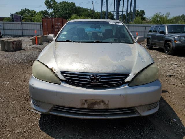 4T1BE30K95U047584 - 2005 TOYOTA CAMRY LE SILVER photo 5