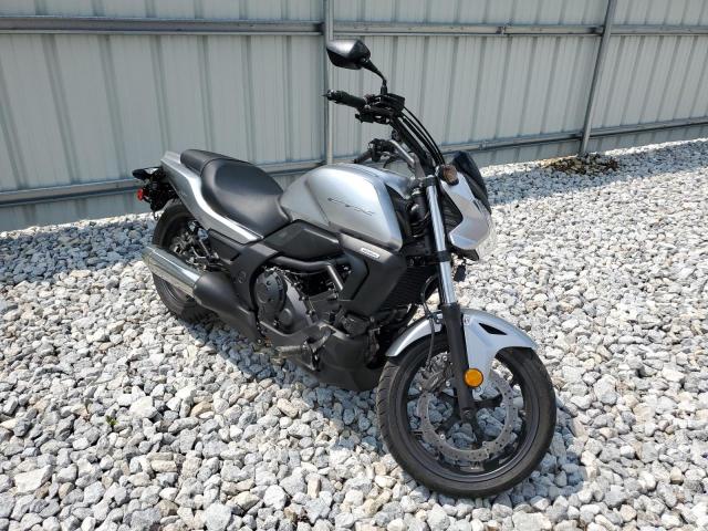 JH2RC6802FK100255 - 2015 HONDA CTX700 N SILVER photo 1