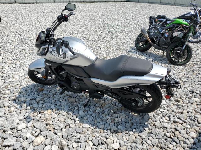 JH2RC6802FK100255 - 2015 HONDA CTX700 N SILVER photo 3