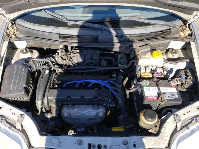 KL1TD52675B444365 - 2005 CHEVROLET AVEO BASE SILVER photo 11