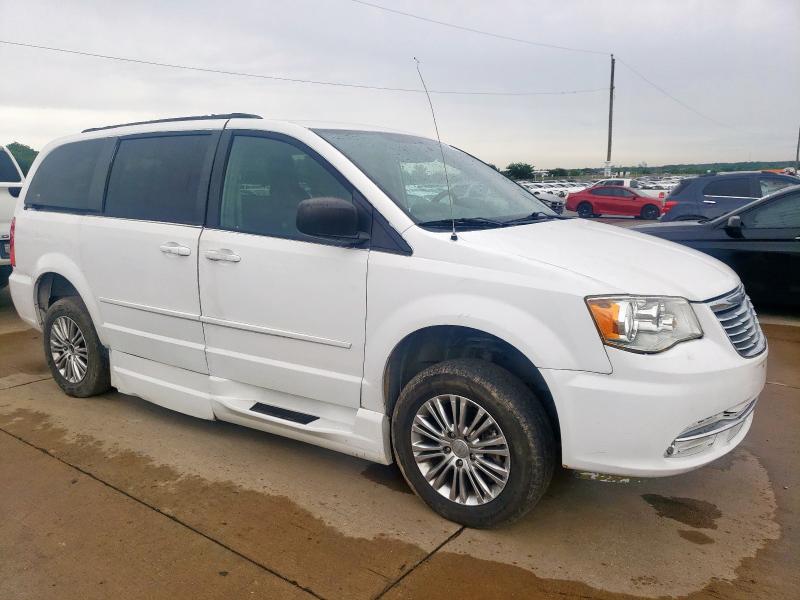 2C4RC1CG6GR283243 - 2016 CHRYSLER TOWN & COU TOURING L WHITE photo 4