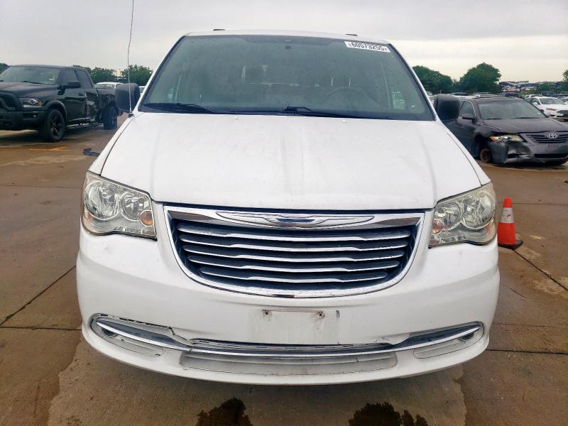 2C4RC1CG6GR283243 - 2016 CHRYSLER TOWN & COU TOURING L WHITE photo 5