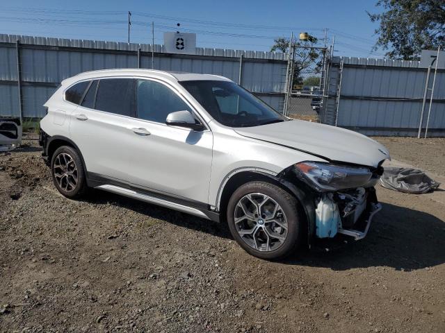 WBXJG7C08N5V35207 - 2022 BMW X1 SDRIVE28I WHITE photo 4