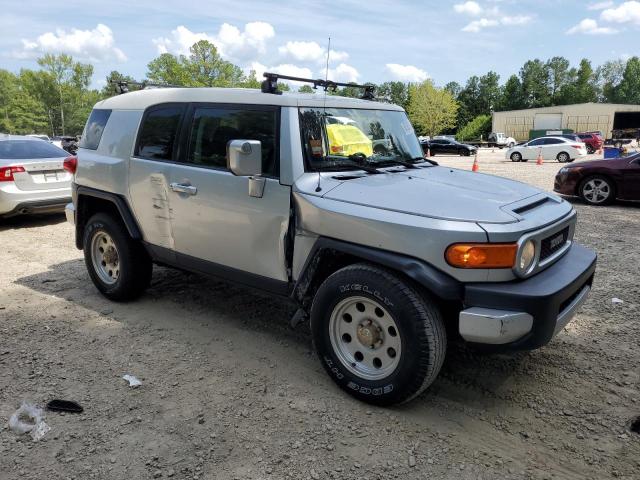 JTEZU11F170013625 - 2007 TOYOTA FJ CRUISER SILVER photo 4