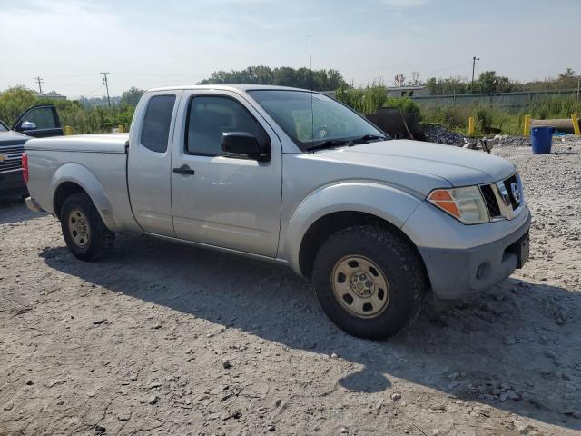1N6BD06T55C441396 - 2005 NISSAN FRONTIER KING CAB XE SILVER photo 4