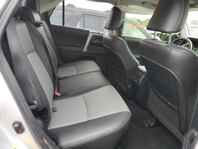 JTEBU5JR2H5421607 - 2017 TOYOTA 4RUNNER SR5/SR5 PREMIUM 银色 照片 11