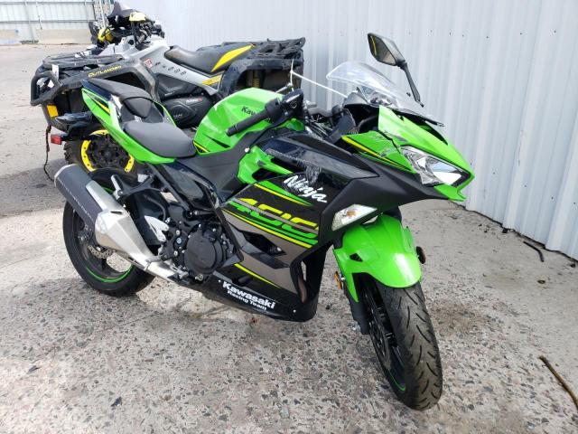 JKAEXKG11JDA14220 - 2018 KAWASAKI EX400 GREEN photo 1