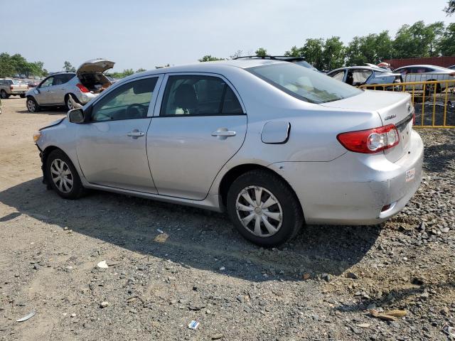 2T1BU4EE8CC851949 - 2012 TOYOTA COROLLA BASE Silber Foto 2