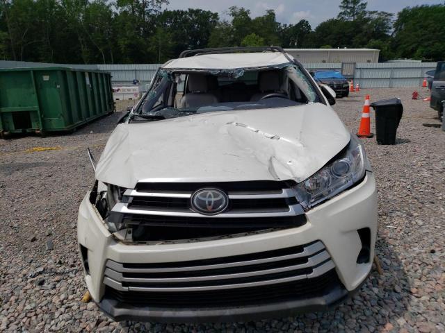 5TDZARFHXHS030668 - 2017 TOYOTA HIGHLANDER LE WHITE photo 5