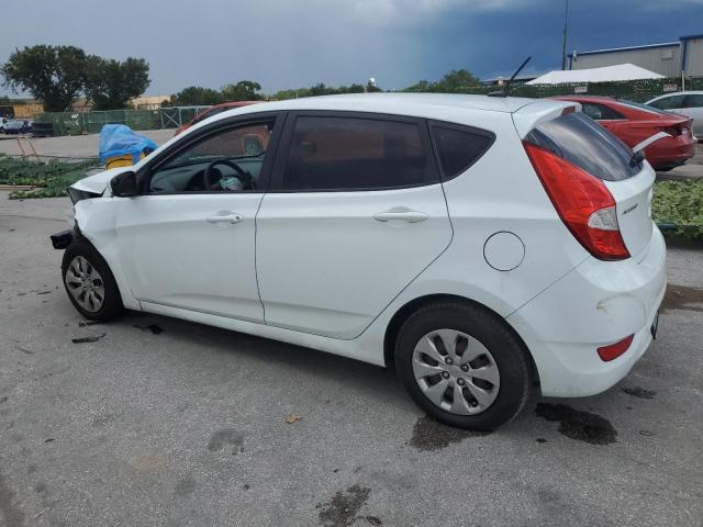 KMHCT5AE3GU265456 - 2016 HYUNDAI ACCENT SE WHITE photo 2