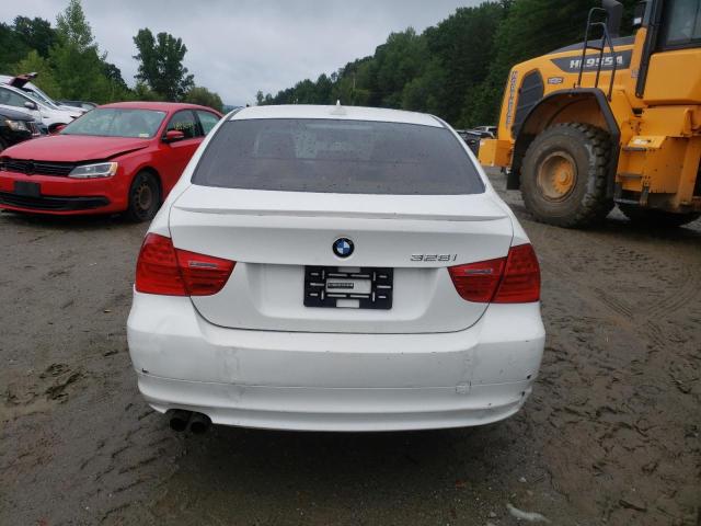 WBAPH73549E127435 - 2009 BMW 328 I WHITE photo 6