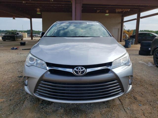 4T4BF1FK8GR557720 - 2016 TOYOTA CAMRY LE SILVER photo 5