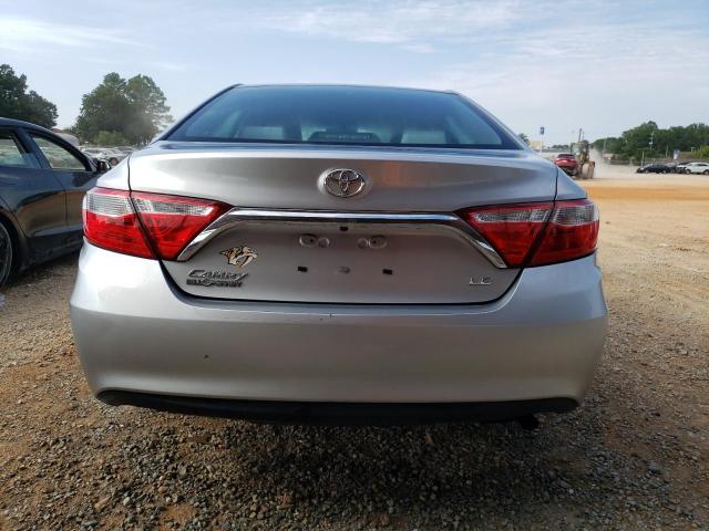 4T4BF1FK8GR557720 - 2016 TOYOTA CAMRY LE SILVER photo 6