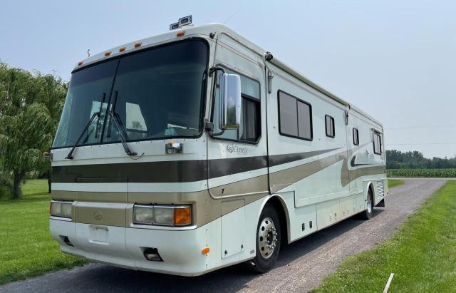 1RF120611W2014882 - 1998 ROADMASTER RAIL DYANASTER WHITE photo 2