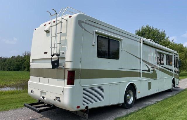 1RF120611W2014882 - 1998 ROADMASTER RAIL DYANASTER WHITE photo 4