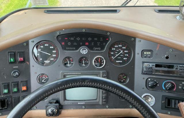 1RF120611W2014882 - 1998 ROADMASTER RAIL DYANASTER WHITE photo 8