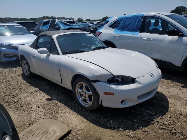 JM1NB353720234398 - 2002 MAZDA MX-5 MIATA BASE WHITE photo 4