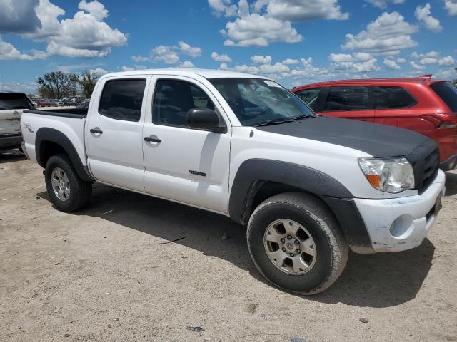 3TMJU62N07M043118 - 2007 TOYOTA TACOMA DOUBLE CAB PRERUNNER WHITE photo 4