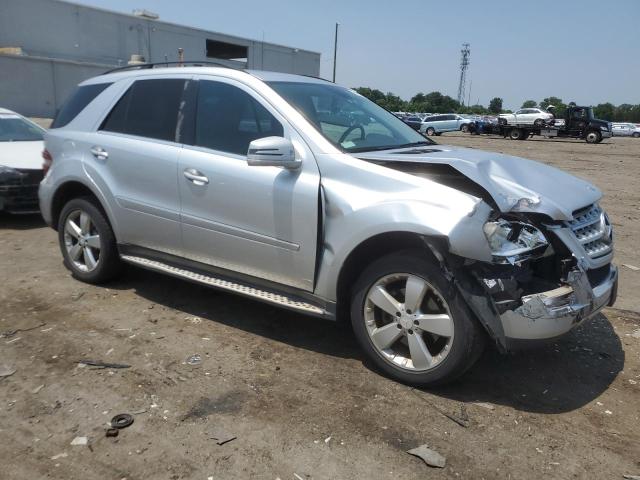 4JGBB8GBXBA677641 - 2011 MERCEDES-BENZ ML 350 4MATIC SILVER photo 4
