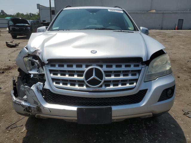 4JGBB8GBXBA677641 - 2011 MERCEDES-BENZ ML 350 4MATIC SILVER photo 5