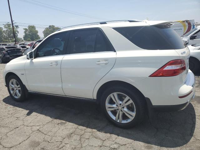 4JGDA5HB3CA059667 - 2012 MERCEDES-BENZ ML 350 4MATIC WHITE photo 2