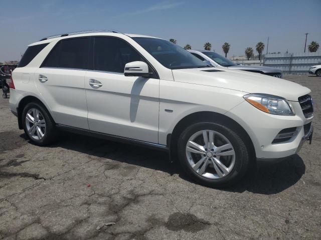 4JGDA5HB3CA059667 - 2012 MERCEDES-BENZ ML 350 4MATIC WHITE photo 4