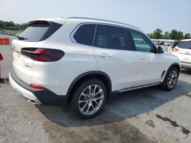 5UX43EU01R9U24147 - 2024 BMW X5 XDRIVE50E WHITE photo 3