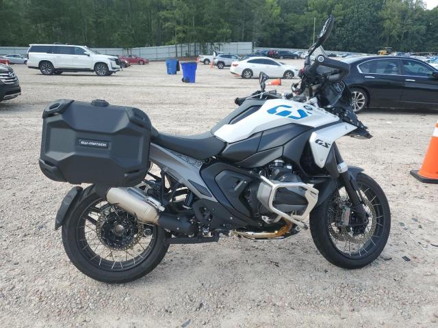 WB10M230XR6J12453 - 2024 BMW R 1300 GS TWO TONE photo 1