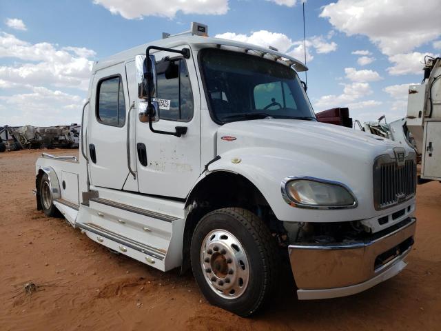 1FVAFCBT2DHBY2407 - 2013 FREIGHTLINER SPORT CHAS 106 WHITE photo 1