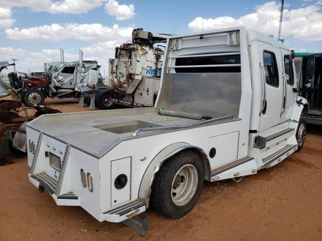 1FVAFCBT2DHBY2407 - 2013 FREIGHTLINER SPORT CHAS 106 WHITE photo 4