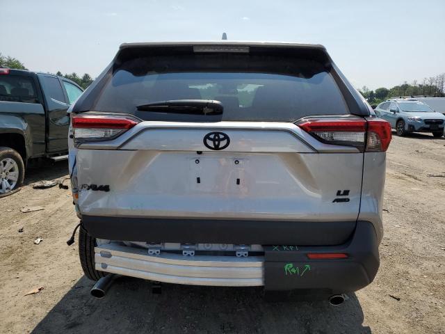 2T3G1RFV8RC482004 - 2024 TOYOTA RAV4 LE Gümüş foto 6