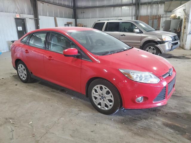 1FAHP3F27CL279884 - 2012 FORD FOCUS SE RED photo 4