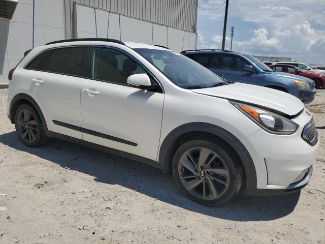 KNDCC3LC8H5055063 - 2017 KIA NIRO EX WHITE photo 4