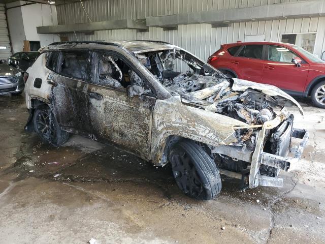 3C4NJDBN8RT607198 - 2024 JEEP COMPASS LATITUDE თეთრი ფოტო 4