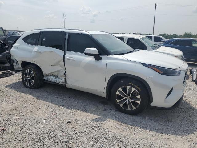 5TDGZRBH9NS236517 - 2022 TOYOTA HIGHLANDER XLE 白色 照片 4