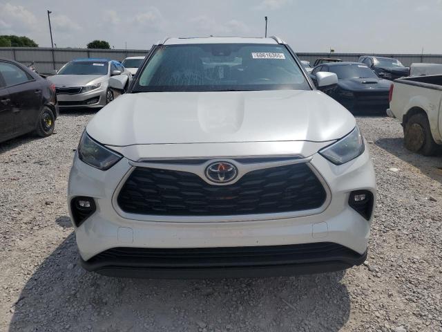 5TDGZRBH9NS236517 - 2022 TOYOTA HIGHLANDER XLE 白色 照片 5