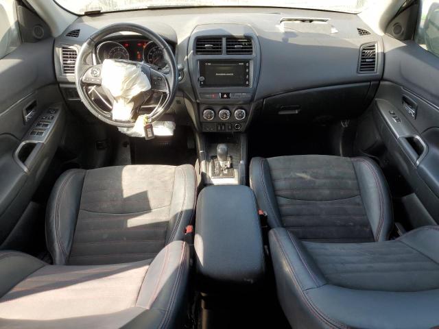 JA4AP3AW9JU002094 - 2018 MITSUBISHI OUTLANDER ES BLACK photo 8