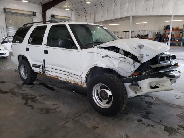 1GNDT13W0Y2130317 - 2000 CHEVROLET BLAZER WHITE photo 4