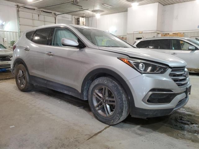 5XYZTDLB2HG465419 - 2017 HYUNDAI SANTA FE S SILVER photo 4