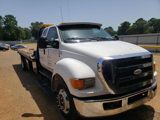 3FRWX65F68V058318 - 2008 FORD F650 SUPER DUTY WHITE photo 4