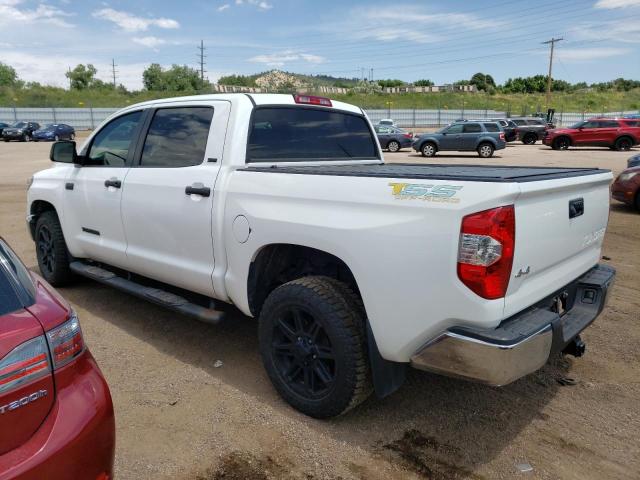 5TFDW5F11JX707632 - 2018 TOYOTA TUNDRA CREWMAX SR5 WHITE photo 2