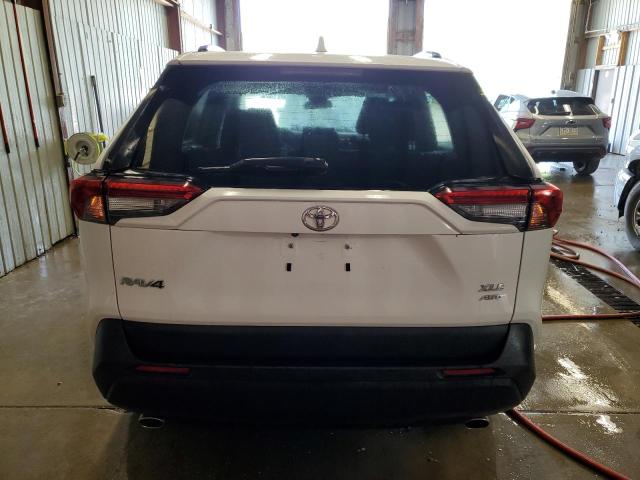 2T3P1RFV9PW391612 - 2023 TOYOTA RAV4 XLE WHITE photo 6