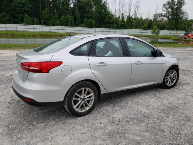 1FADP3F24JL276467 - 2018 FORD FOCUS SE SILVER photo 3