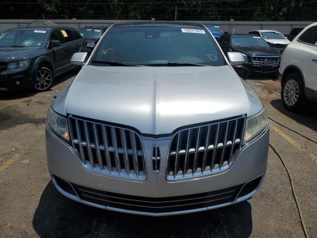 2LMHJ5FR4ABJ09032 - 2010 LINCOLN MKT SILVER photo 5