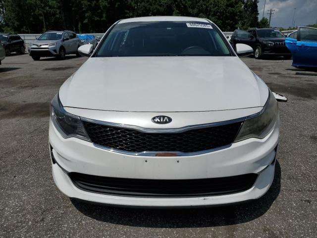 5XXGT4L38JG218027 - 2018 KIA OPTIMA LX WHITE photo 5