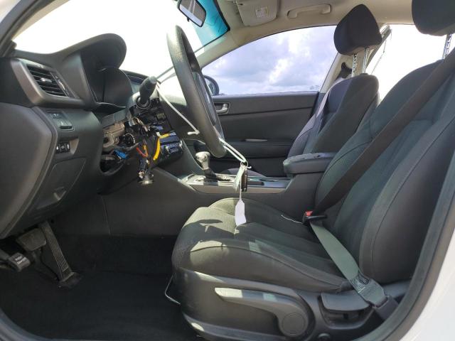 5XXGT4L38JG218027 - 2018 KIA OPTIMA LX WHITE photo 7